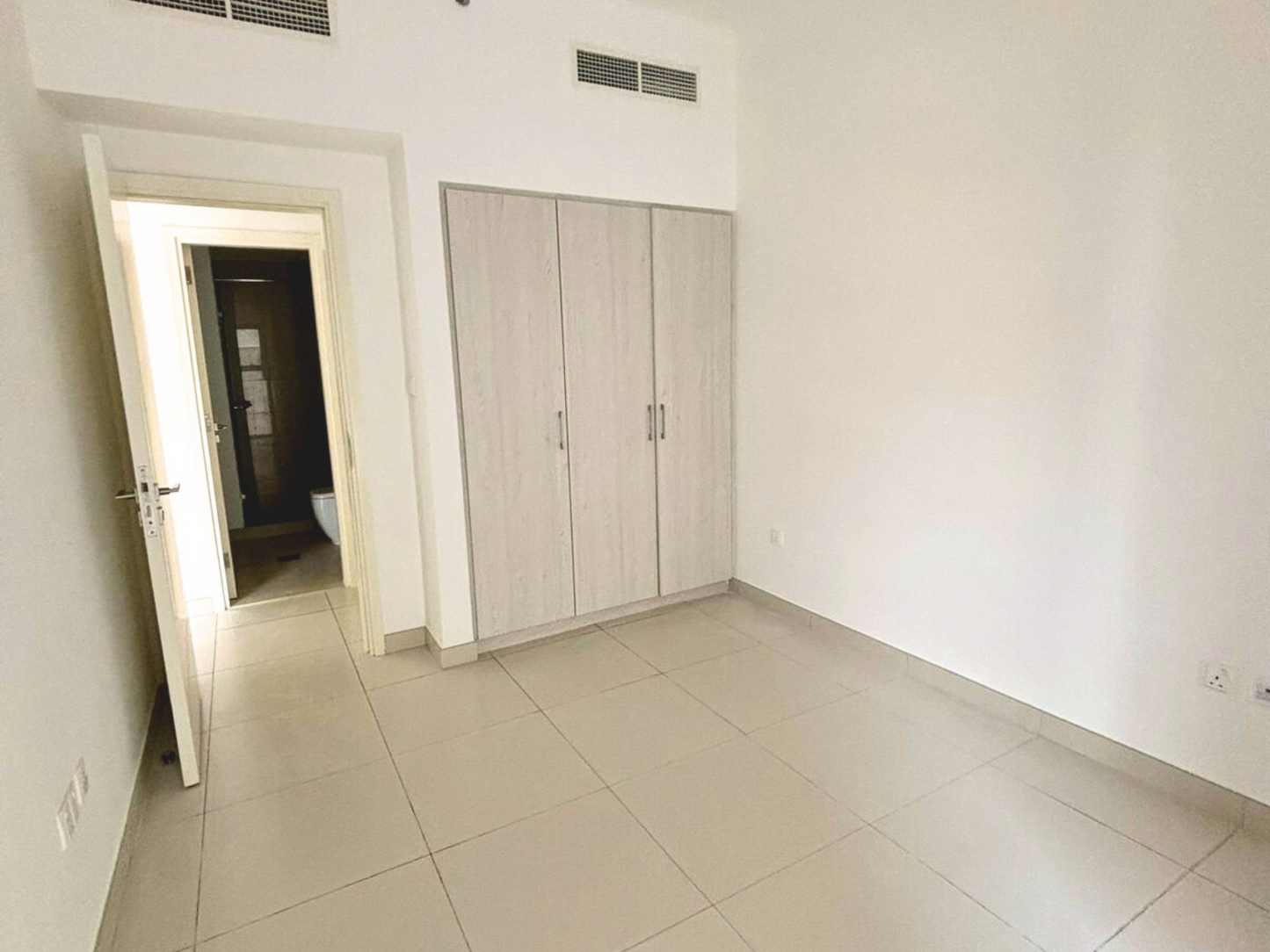 Mid Floor | 2 Bedroom Apartment | Vacant