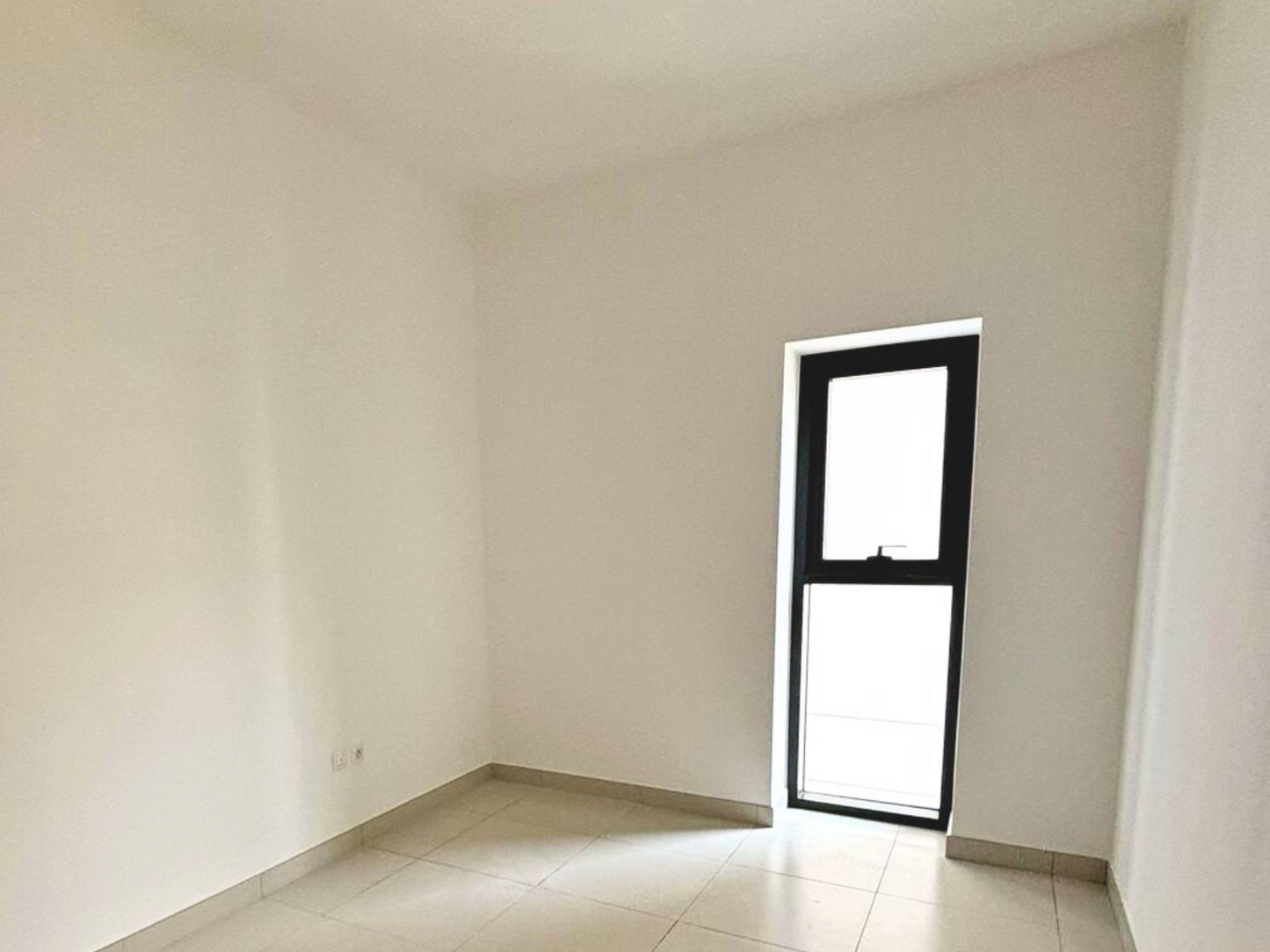 Mid Floor | 2 Bedroom Apartment | Vacant